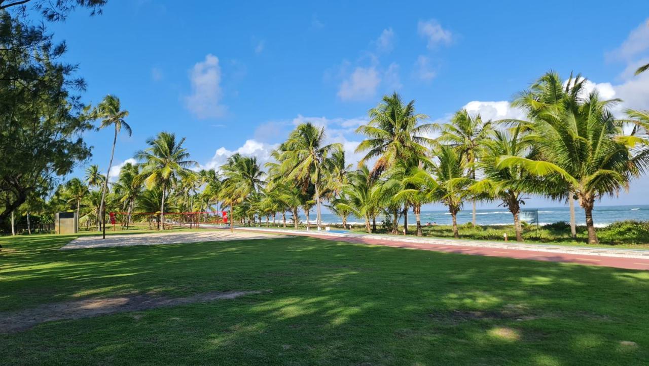 Apartamento Espetacular Na Melhor Praia Da Bahia, Guarajuba E Uma Das Unicas Praias Com Selo Azul Do Brasil -Luxo, Lazer, Diversao E Tranquilidade! Projetado Para Que Voce Tenha A Melhor Experiencia Em Hospedagem - Condominio Tipo Resort, O Mais Proc กามาซารี ภายนอก รูปภาพ