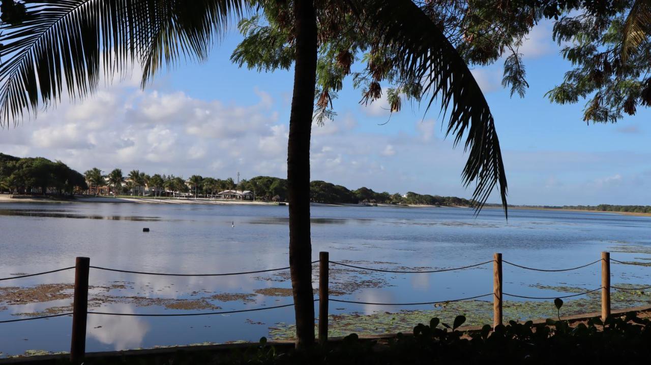 Apartamento Espetacular Na Melhor Praia Da Bahia, Guarajuba E Uma Das Unicas Praias Com Selo Azul Do Brasil -Luxo, Lazer, Diversao E Tranquilidade! Projetado Para Que Voce Tenha A Melhor Experiencia Em Hospedagem - Condominio Tipo Resort, O Mais Proc กามาซารี ภายนอก รูปภาพ