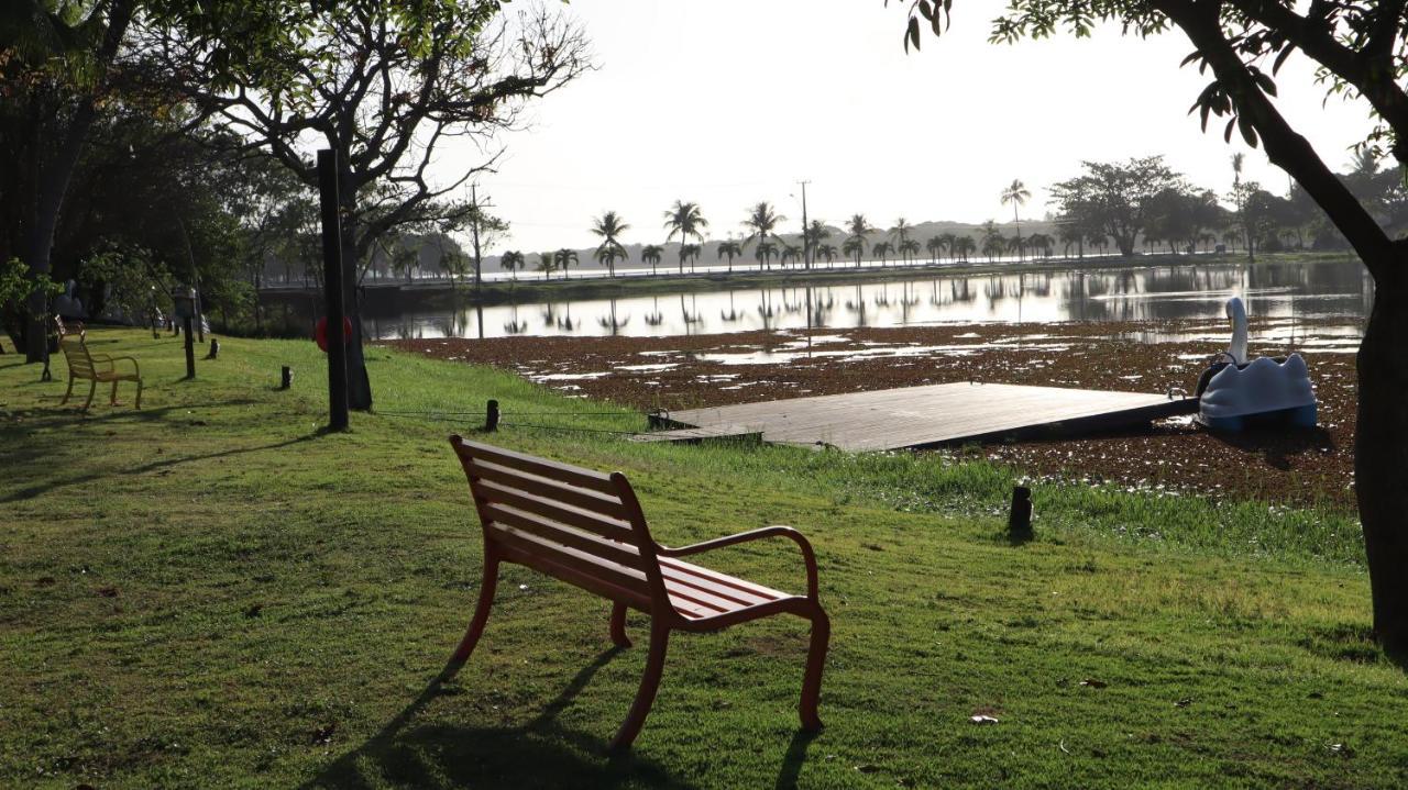 Apartamento Espetacular Na Melhor Praia Da Bahia, Guarajuba E Uma Das Unicas Praias Com Selo Azul Do Brasil -Luxo, Lazer, Diversao E Tranquilidade! Projetado Para Que Voce Tenha A Melhor Experiencia Em Hospedagem - Condominio Tipo Resort, O Mais Proc กามาซารี ภายนอก รูปภาพ