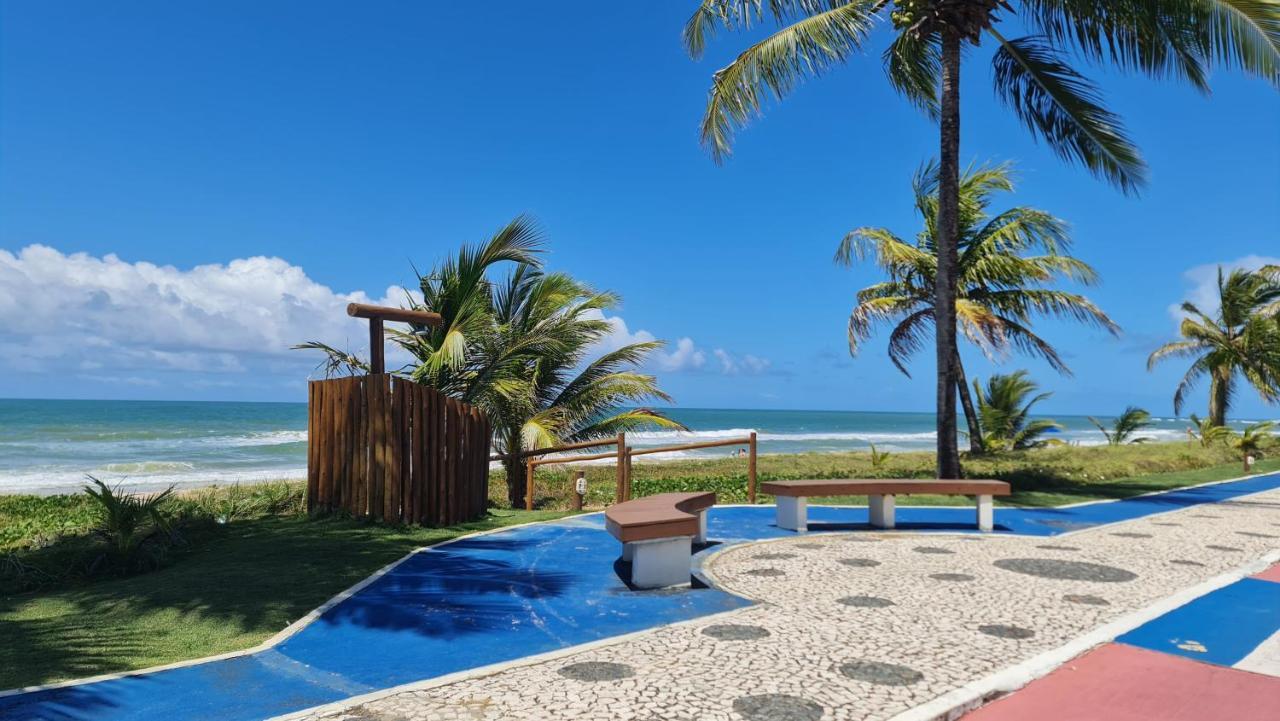 Apartamento Espetacular Na Melhor Praia Da Bahia, Guarajuba E Uma Das Unicas Praias Com Selo Azul Do Brasil -Luxo, Lazer, Diversao E Tranquilidade! Projetado Para Que Voce Tenha A Melhor Experiencia Em Hospedagem - Condominio Tipo Resort, O Mais Proc กามาซารี ภายนอก รูปภาพ